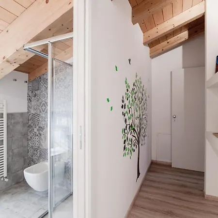 Spazio 77 - The House Of Travelers 4* Como