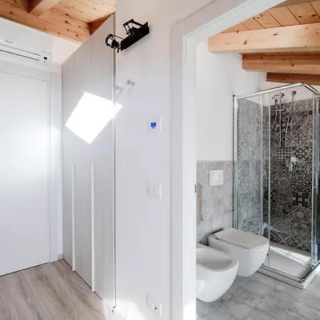 Spazio 77 - The House Of Travelers Pensjonat