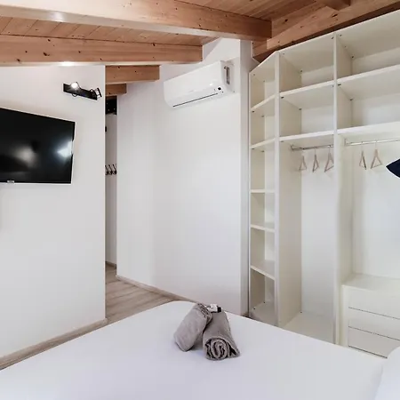 Spazio 77 - The House Of Travelers Pensjonat