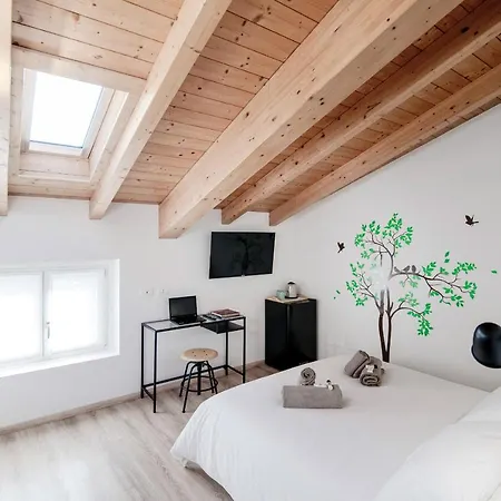 Spazio 77 - The House Of Travelers 4* Como