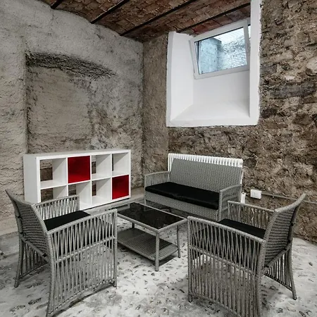 Spazio 77 - The House Of Travelers * Como