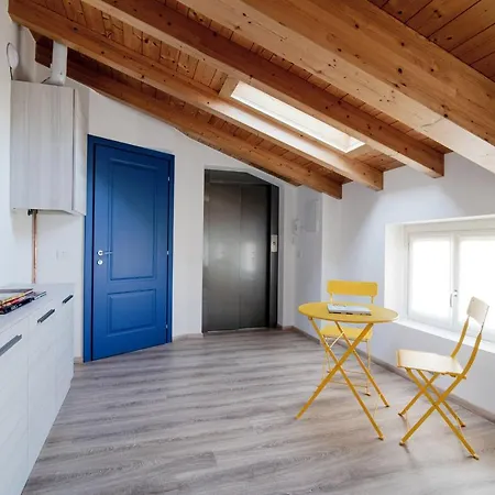 Spazio 77 - The House Of Travelers Guest house