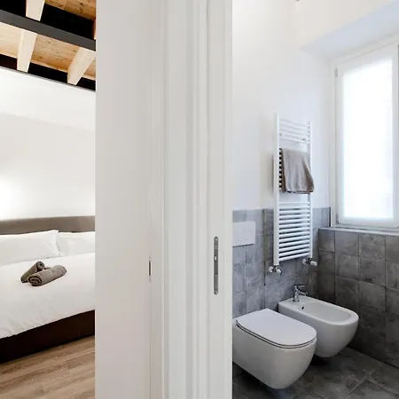 Spazio 77 - The House Of Travelers 게스트하우스 코모