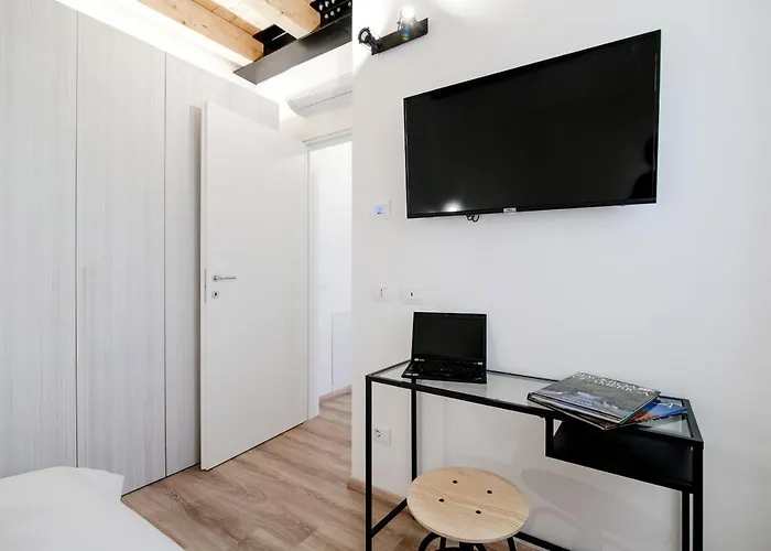 Spazio 77 By 