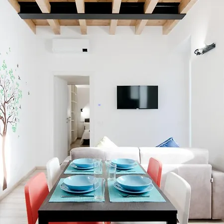 Spazio 77 - The House Of Travelers Гостевой дом Комо