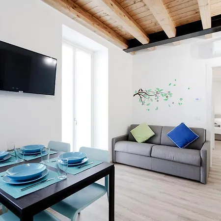 Гостевой дом Spazio 77 - The House Of Travelers Комо